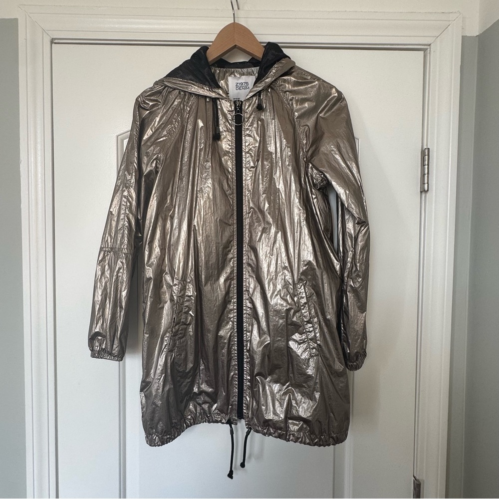 Zara Silver Hooded Women's Ski Jacket/Windbreaker